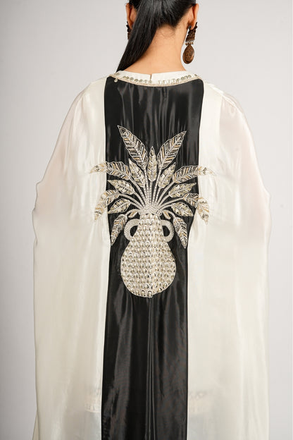 Zehna Embellished Yoke Kurta With Pants and Cape