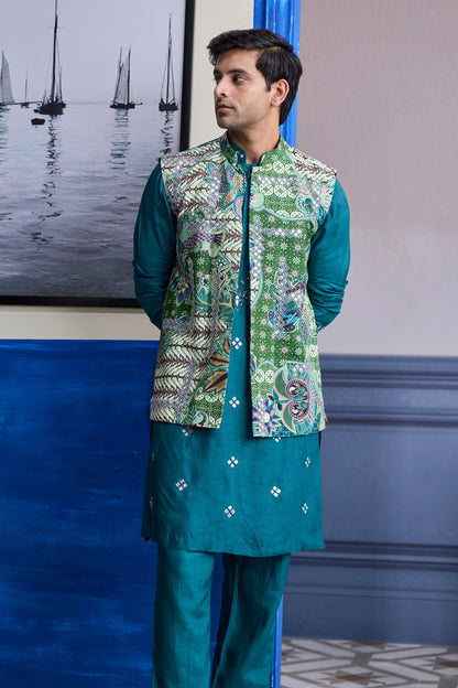 TEAL GREEN EMBROIDERED KURTA WITH PRINT HIGHLIGHTED BUNDI JACKET PAIRED WITH SOLID PANTS