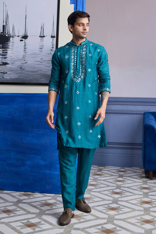 TEAL GREEN EMBROIDERED KURTA WITH PRINT HIGHLIGHTED BUNDI JACKET PAIRED WITH SOLID PANTS