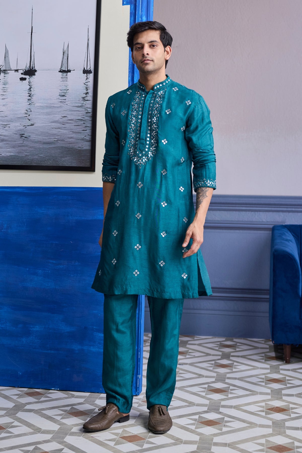 TEAL GREEN EMBROIDERED KURTA WITH PRINT HIGHLIGHTED BUNDI JACKET PAIRED WITH SOLID PANTS