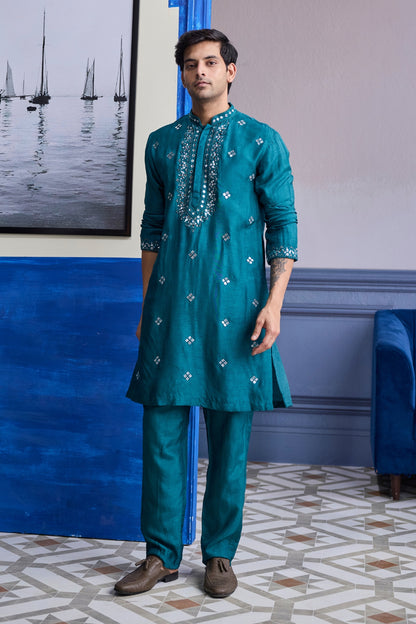 TEAL GREEN EMBROIDERED KURTA WITH PRINT HIGHLIGHTED BUNDI JACKET PAIRED WITH SOLID PANTS