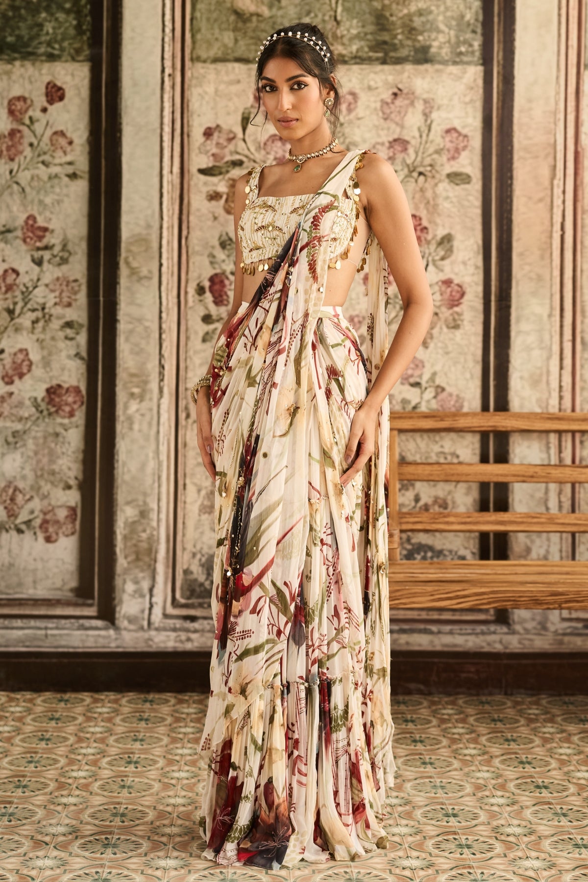 IVORY FLORAL PRINT AND HIGHLIGHTED SKIRT SAREE SET