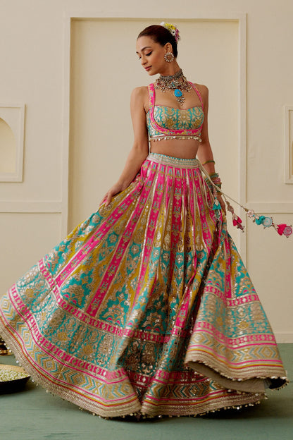 Zamaana Lehenga Set