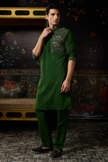 GREEN EMBROIDERED KURTA & PANTS