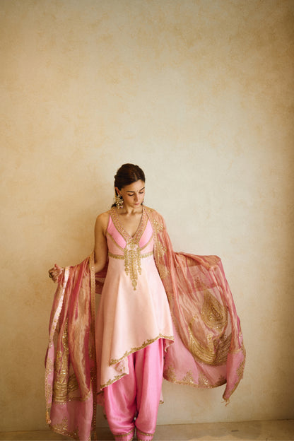 Chaand Gulabi Farshi Salwar Set