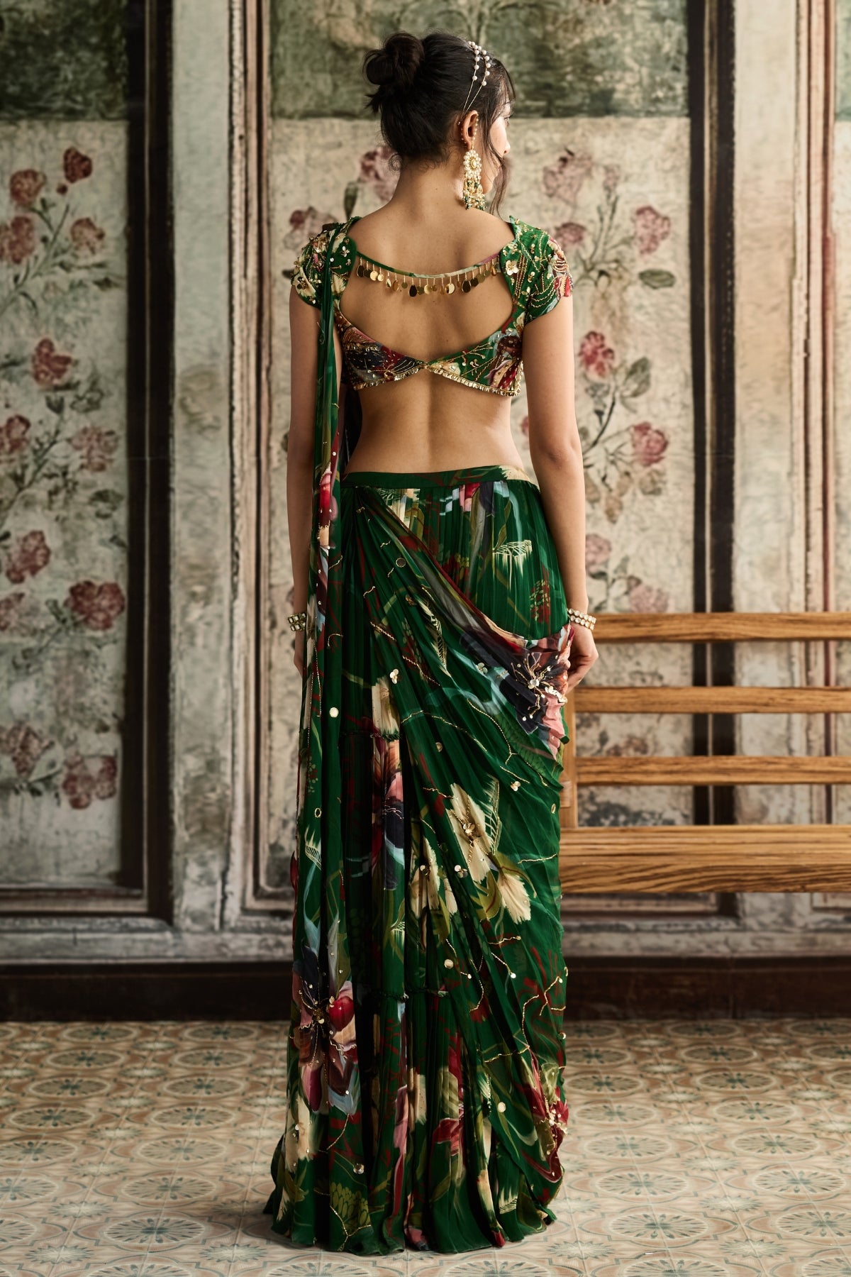 GREEN FLORAL PRINT AND HIGHLIGHTED SKIRT SAREE SET