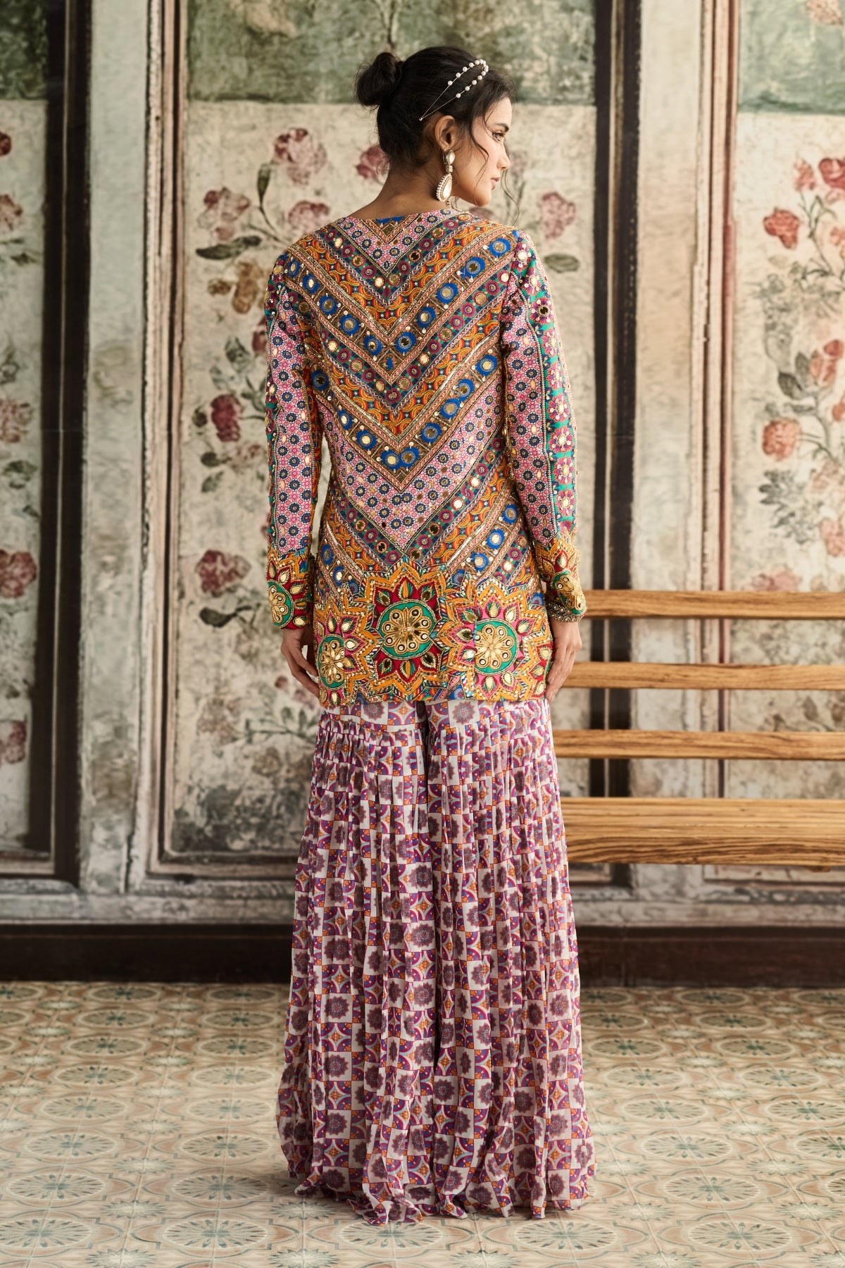 MULTI-COLOR  PRINT AND HIGHLIGHTED  JACKET SET
