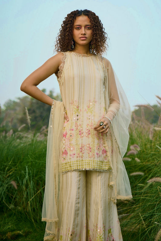 Floral Printed off white sharaset