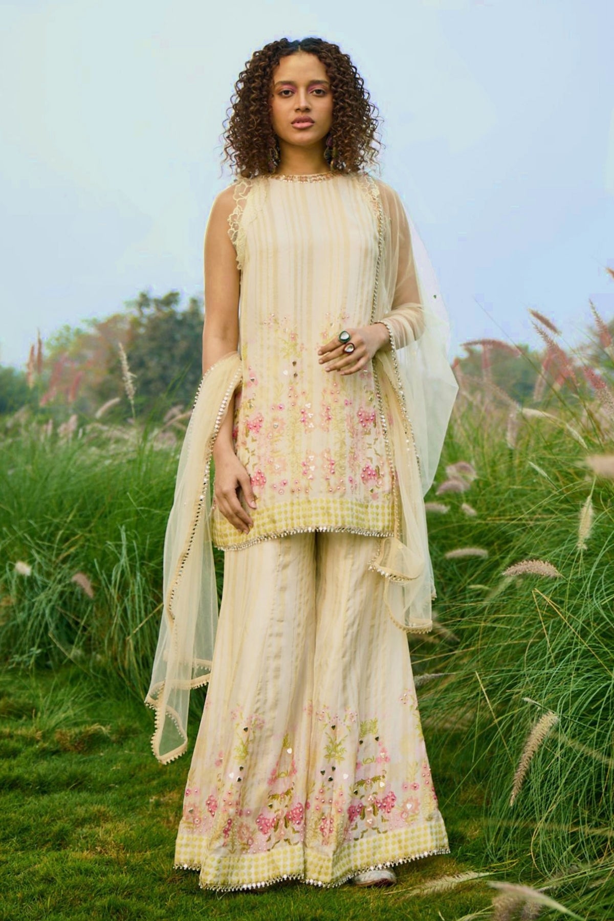 Floral Printed off white sharaset