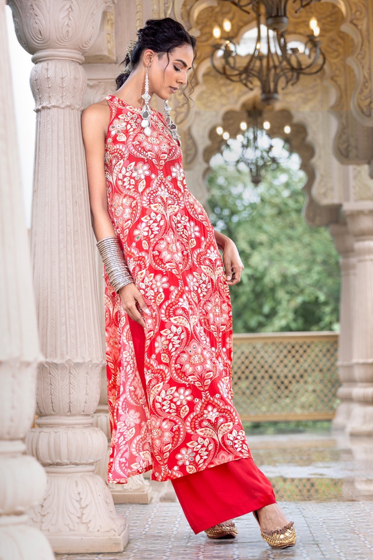 INDU RED (SLEEVELESS)