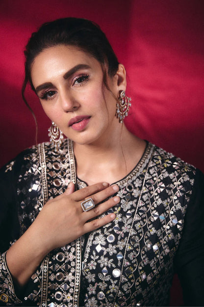 Huma Qureshi in Amiha AG Set