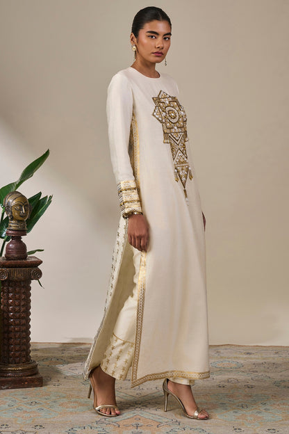 Ivory Anaar Chronicles Kurta Set
