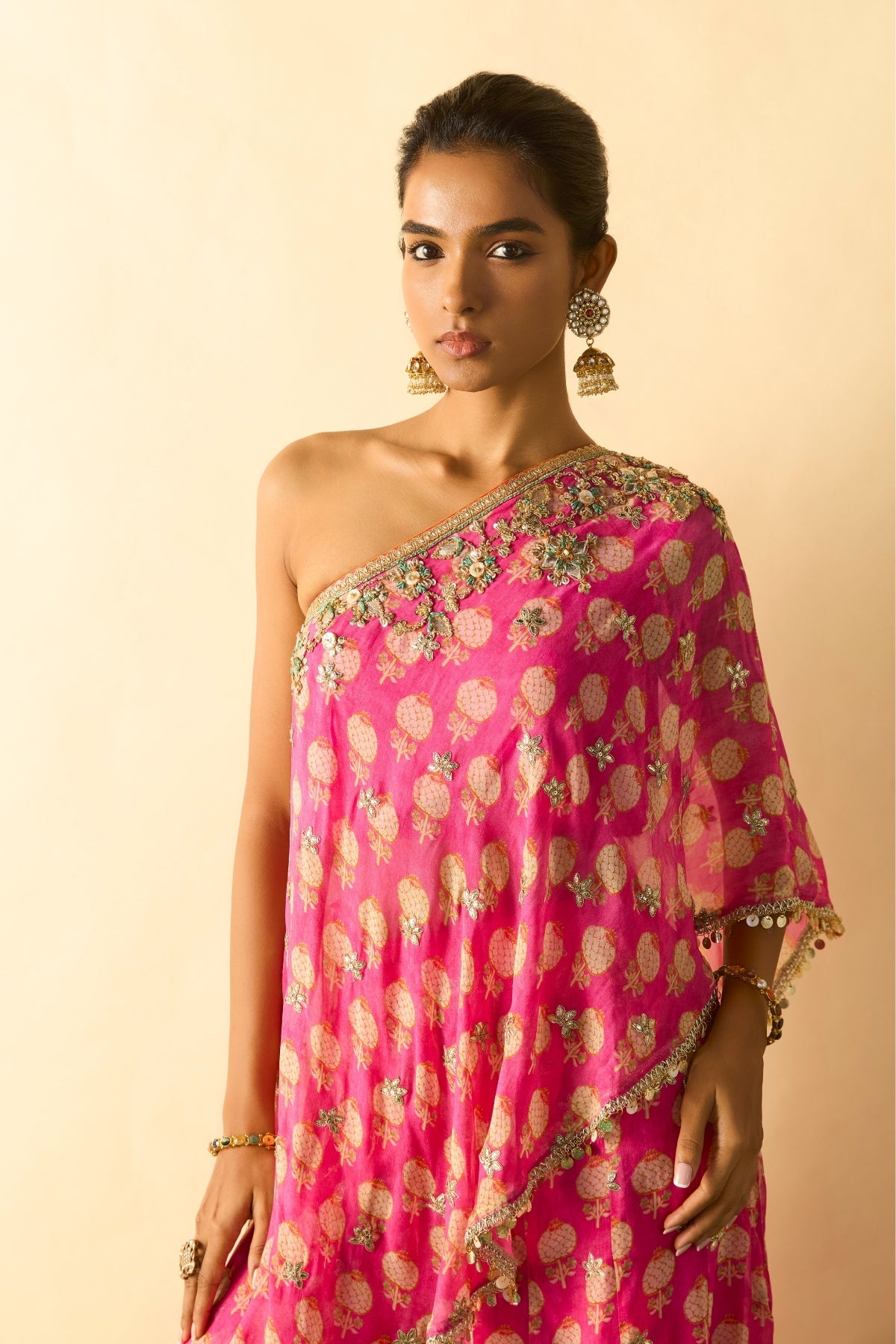 Chhavi One Shoulder Set