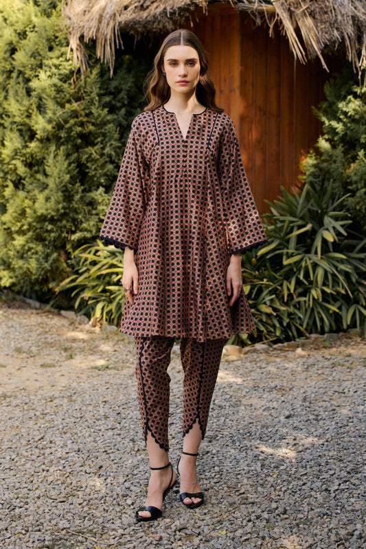 BLACK GEOMETRIC PRINTED