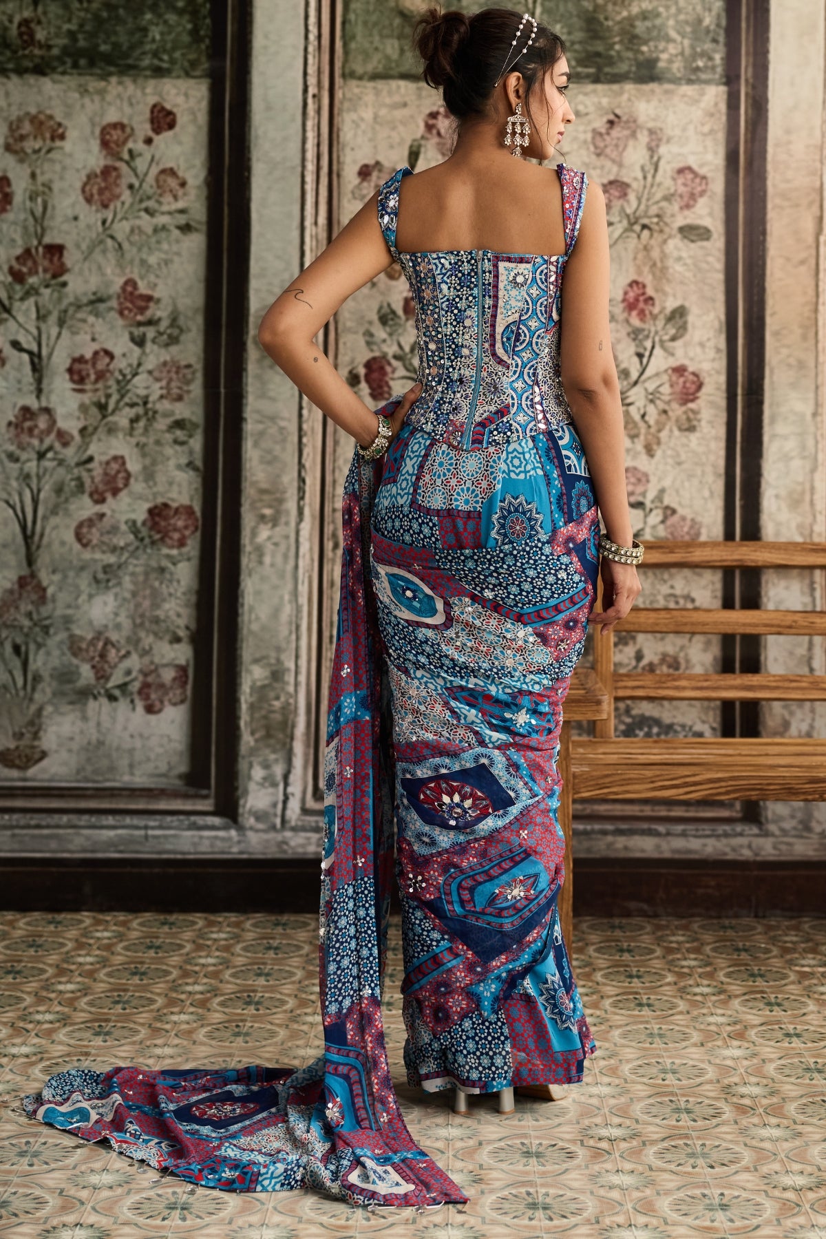 TEAL PRINT AND AND HIGHLIGHTED CORSET BLOUSE WITH PRE-DRAPED CLASSIC SAREE SET