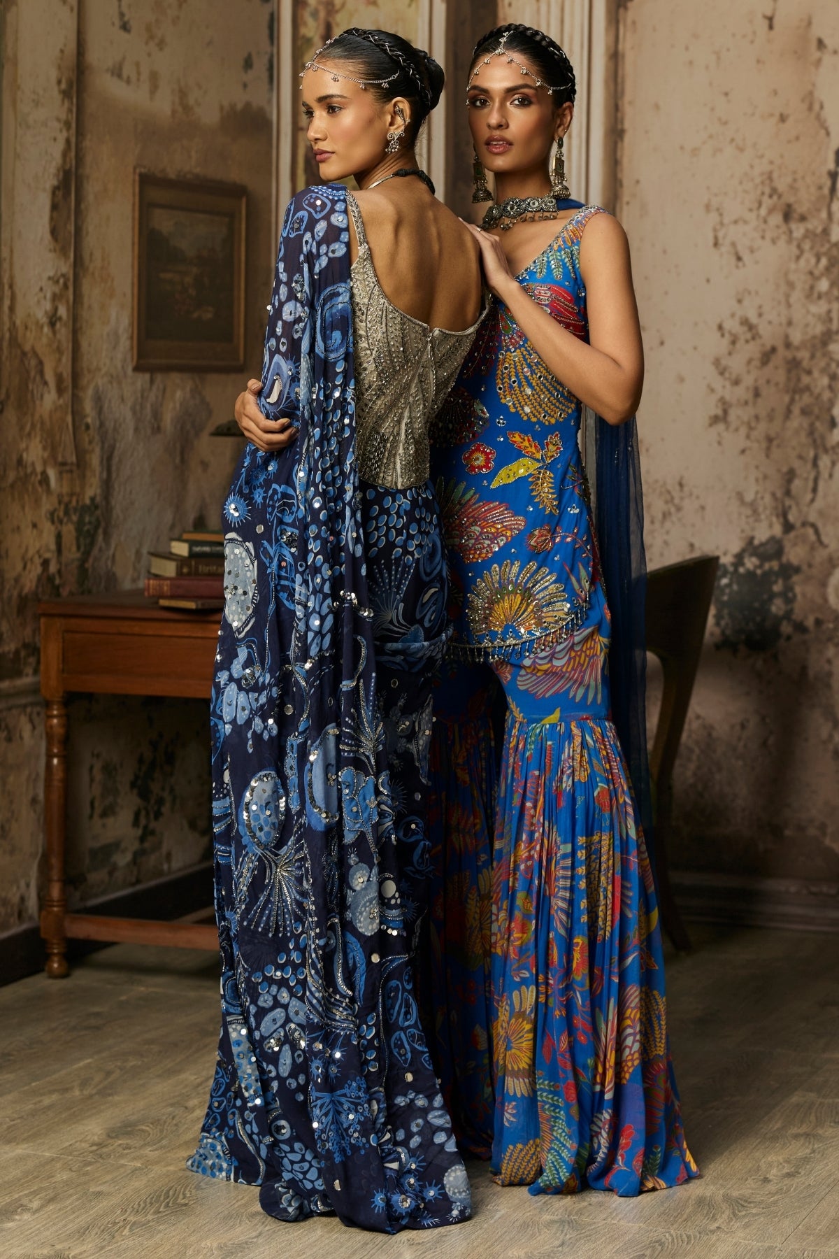 GUNMETAL GREY CORSET WITH PRINTED AND HIGHLIGHTED CLASSIC SAREE SET
