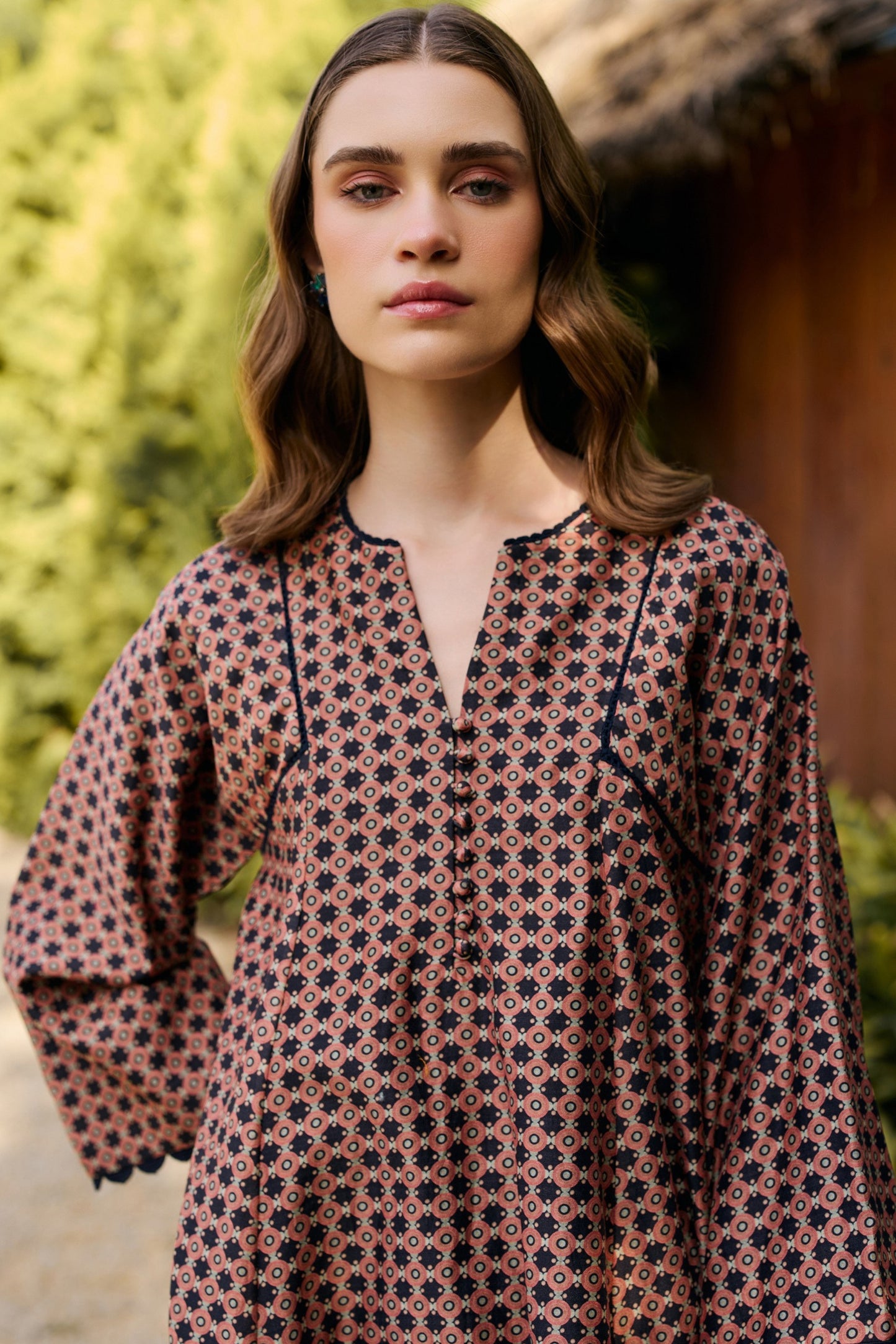 BLACK GEOMETRIC PRINTED