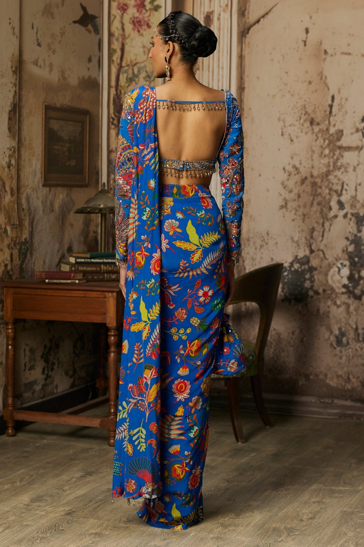 ELECTRIC BLUE PRINTED AND HIGHLIGHTED DHOTI SAREE