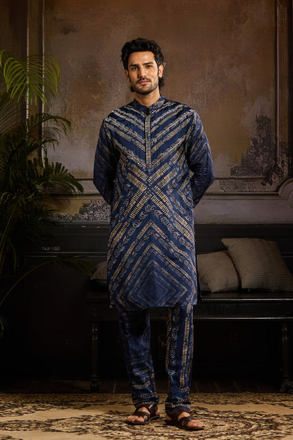 BLUE CHEVRON PRINT  KURTA PAIRED WITH PRINTED PANTS