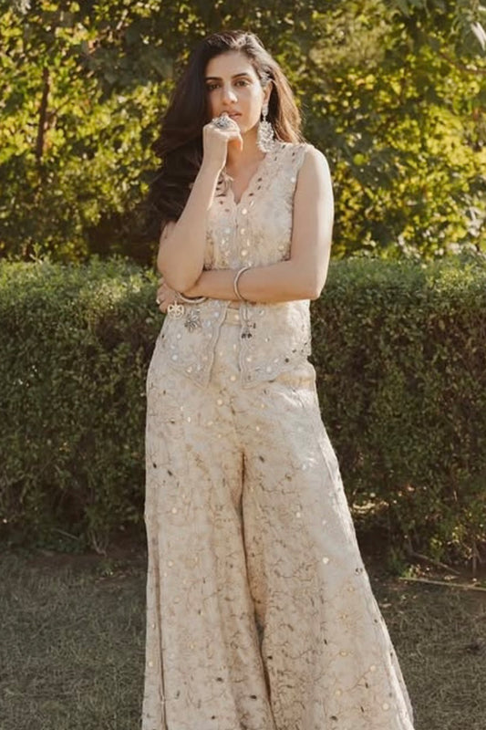 Sachi Gilani in Akila Pant Set