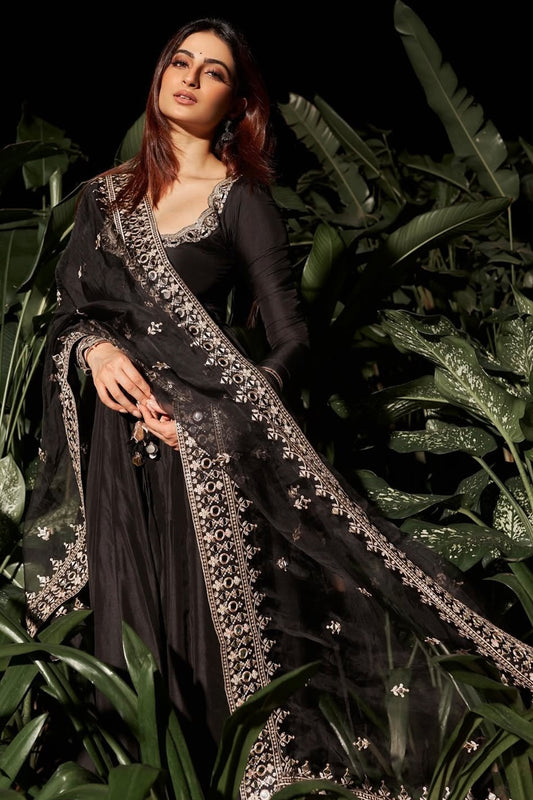Palak Tiwari in Srivani AG Set