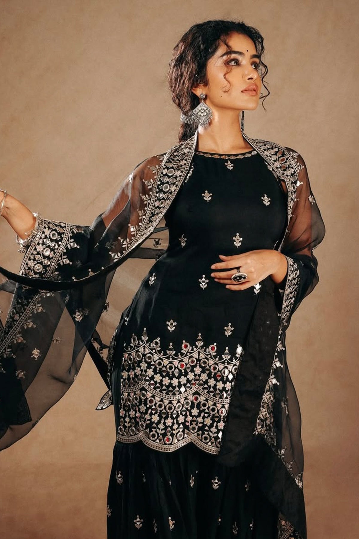 Anupama Parameswaran in Yukta Sharara Set