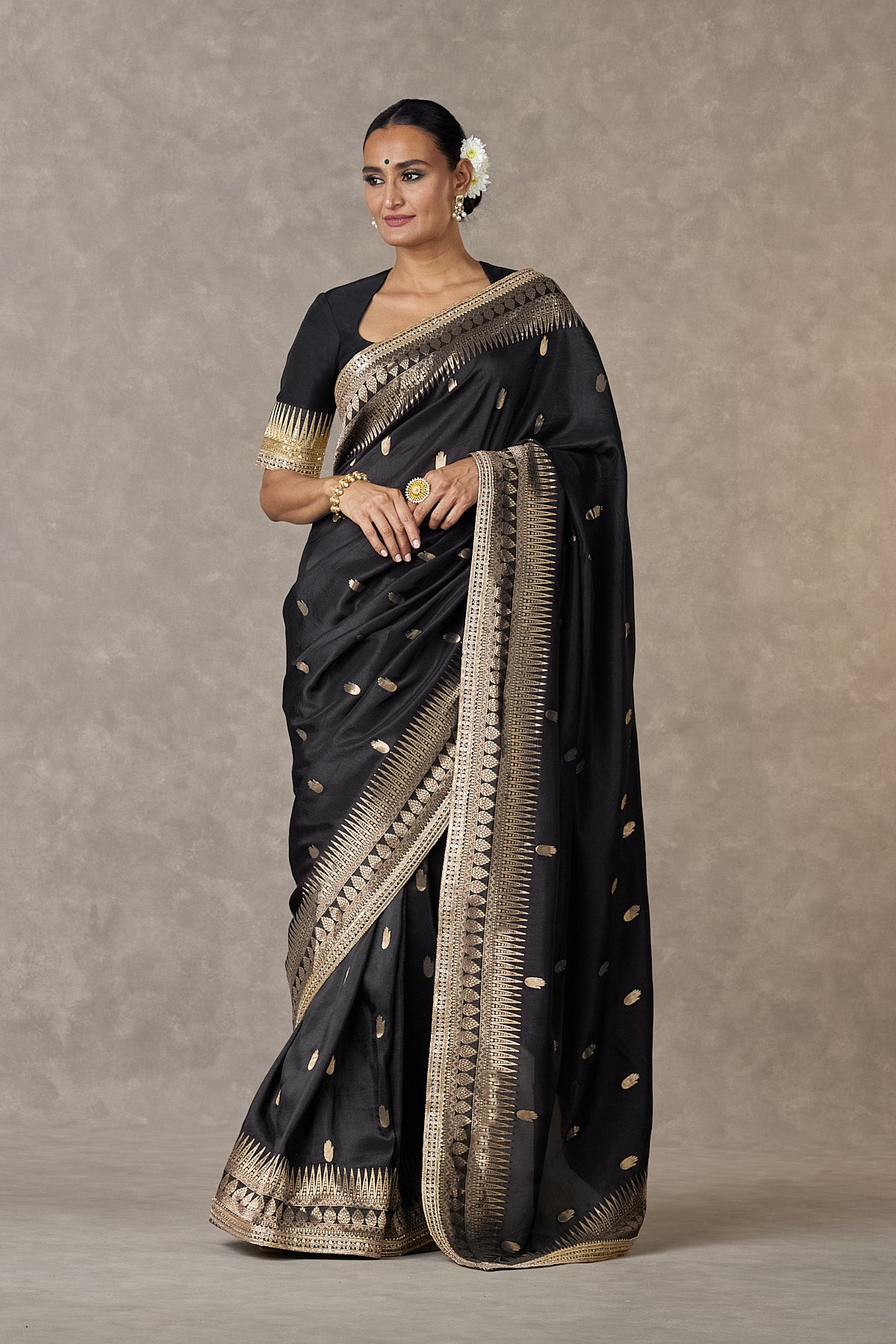 Black Haath Phool Saree