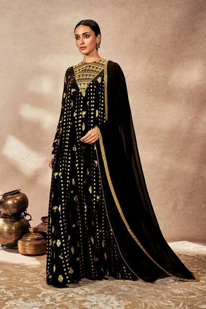 Neena Gupta In Black Gold Potters Touch Anarkali Set
