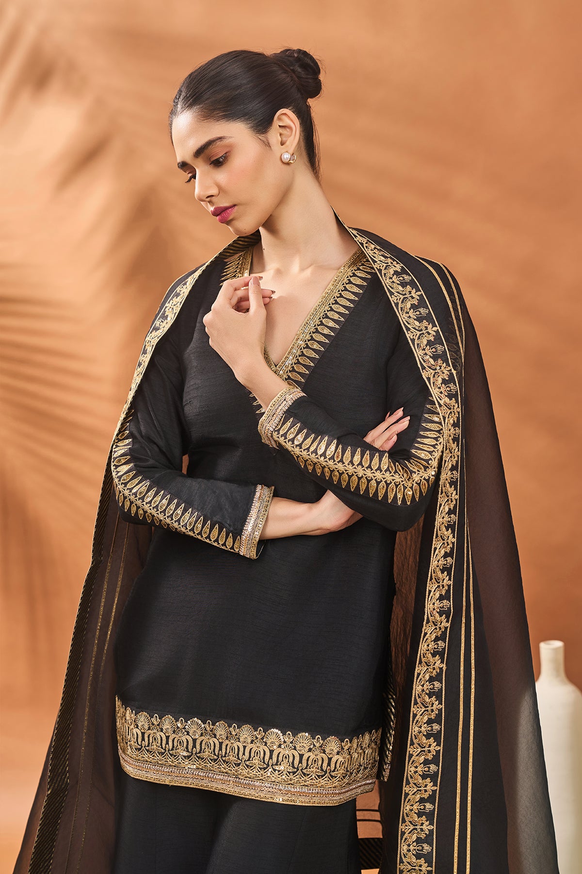 BLACK TRIKONE SHARARA SET