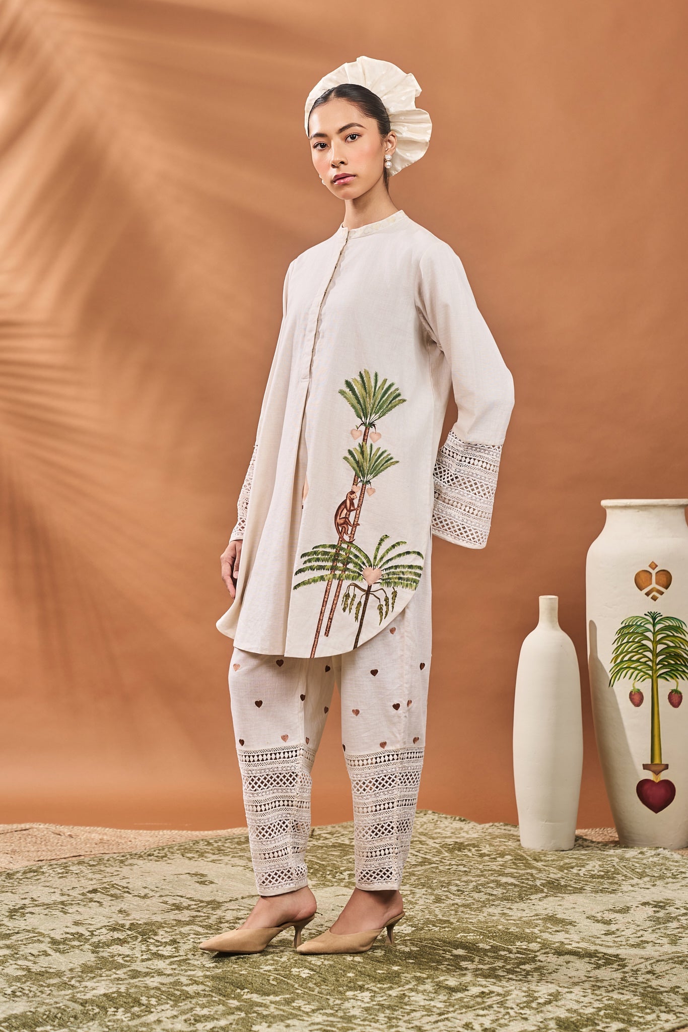 IVORY BLOOMING BOARD TUNIC SET