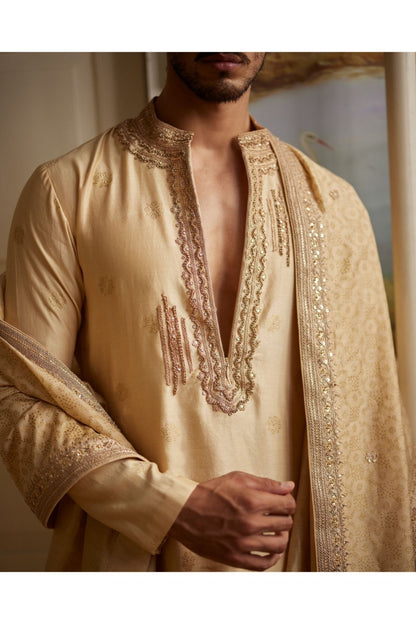 Buttercup Kurta With Dushala & Churidar