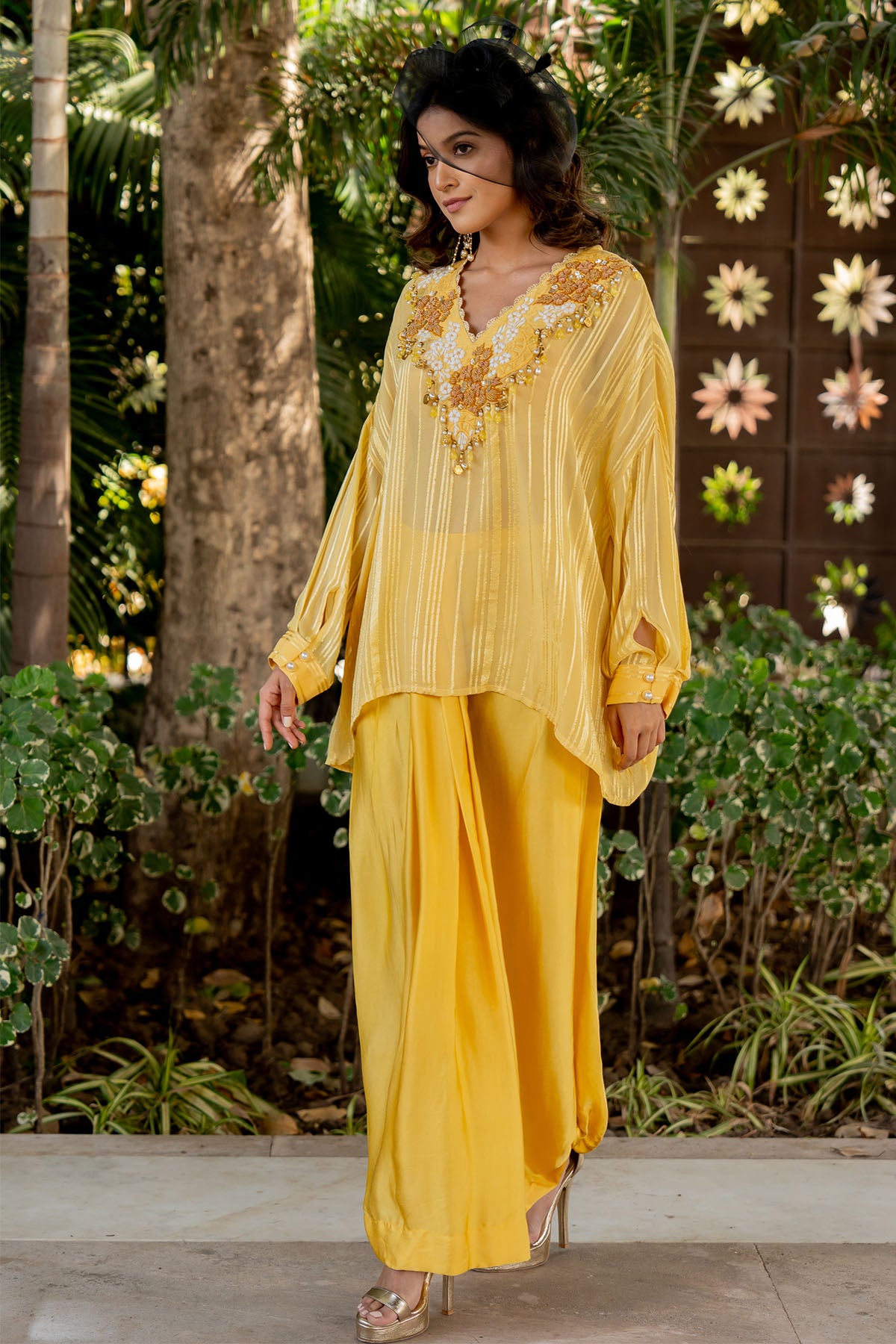 Pleated skirt with an anti-fit top