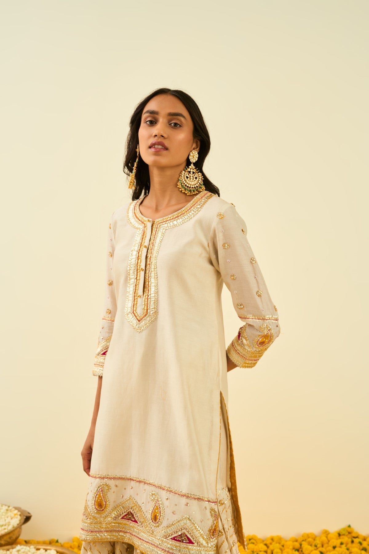 Asfi Javed IN Shafna Daisy Ivory short kurta with garara and dupatta