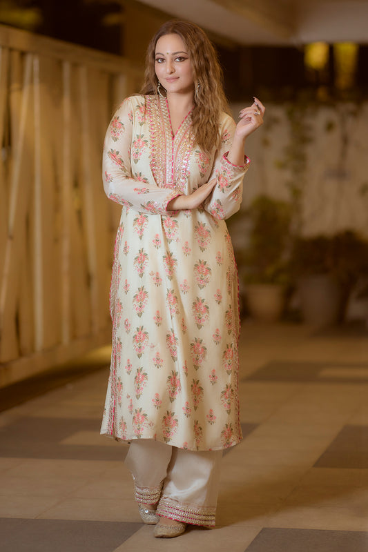 Sonakshi Sinha in Gargi Tunic Set