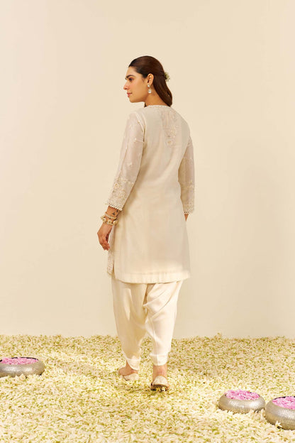 ZAISHA - SHORT KURTA WITH DHOTI