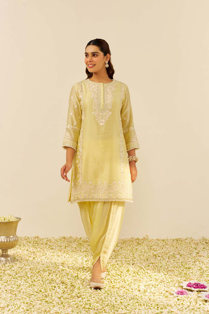 ZAISHA - SHORT KURTA WITH DHOTI