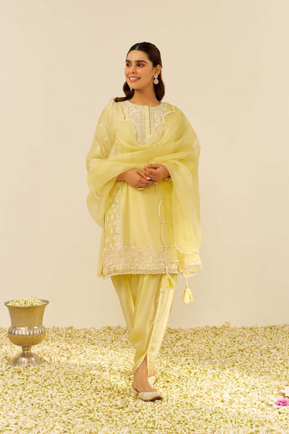 ZAISHA - SHORT KURTA WITH DHOTI
