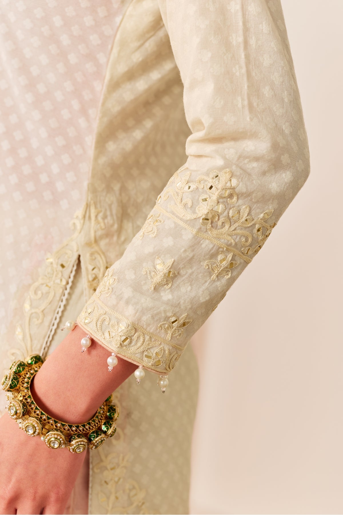 YASNEEN -DAISY IVORY SHORT KURTA WITH GARARA AND DUPATTA